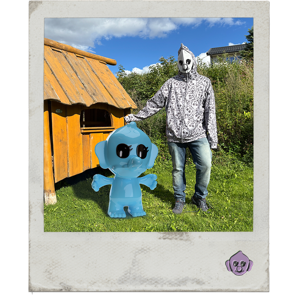 Giant Trollibu Art Figure – Blue